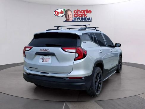 Used 2022 GMC Terrain SLT w/ LPO, 'HIT The Road' Package FWD image 5
