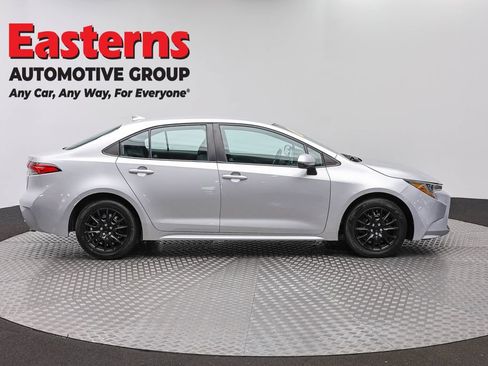 Used 2021 Toyota Corolla LE FWD image 4