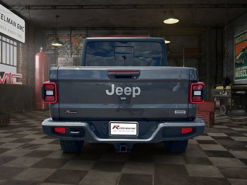 Used 2021 Jeep Gladiator Overland AWD/4WD image 4