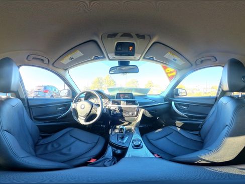 Used 2018 BMW 320i Sedan image 31