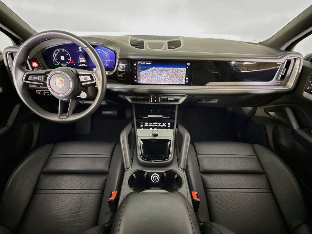 Certified 2025 Porsche Cayenne AWD/4WD image 11