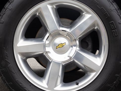 Used 2013 Chevrolet Avalanche LTZ image 10