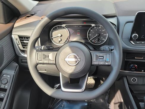 Used 2023 Nissan Rogue SV AWD/4WD image 16
