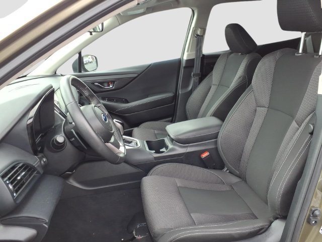Used 2025 Subaru Outback Premium AWD/4WD image 6