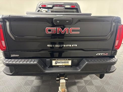 Used 2020 GMC Sierra 2500 AT4 w/ AT4 Premium Package image 3