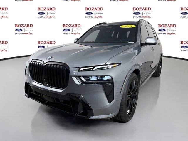 Used 2024 BMW X7 xDrive40i AWD/4WD image 4
