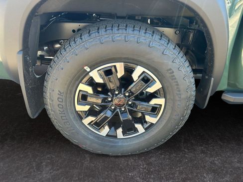 Used 2023 Nissan Frontier PRO-4X w/ Pro Convenience Package AWD/4WD image 25