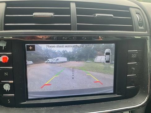 Used 2017 Lincoln Continental Reserve FWD image 25