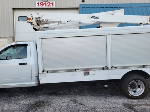 Used 2017 RAM 5500 Tradesman w/ Power & Remote Entry Group RWD image 10
