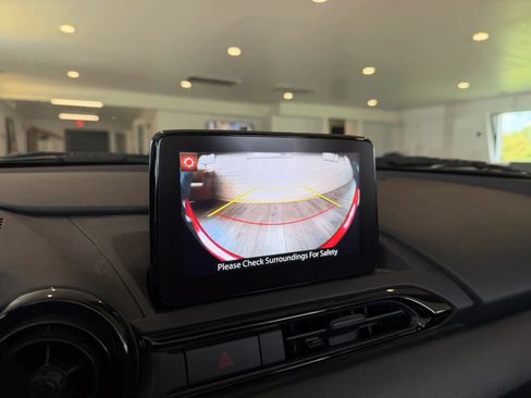 Used 2022 MAZDA MX-5 Miata Sport RWD image 11