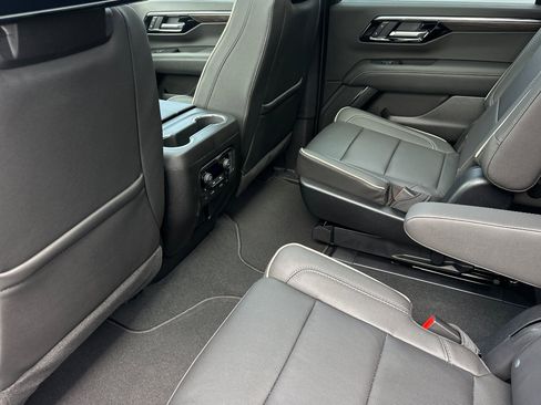 New 2025 Chevrolet Suburban Premier image 12