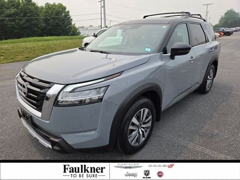 Used 2024 Nissan Pathfinder SL AWD/4WD image 1