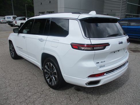 Used 2022 Jeep Grand Cherokee L Overland w/ Advanced Protech Group III AWD/4WD image 6