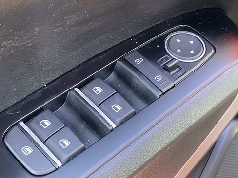 Used 2023 Kia Soul LX image 28