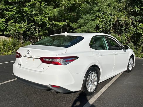 Used 2019 Toyota Camry LE FWD image 5