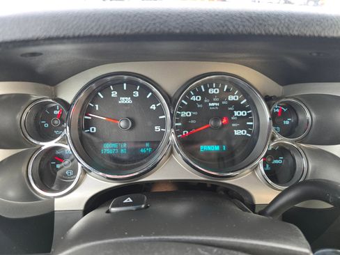 Used 2014 Chevrolet Silverado 2500 LT w/ Interior Plus Package image 16