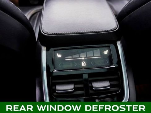 Used 2022 Volvo XC90 T6 Inscription w/ Advanced Package image 11