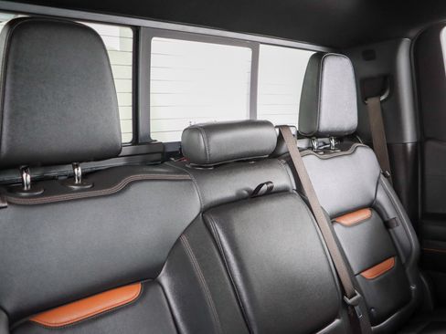 Used 2024 GMC Sierra 1500 AT4 w/ Technology Package AWD/4WD image 32