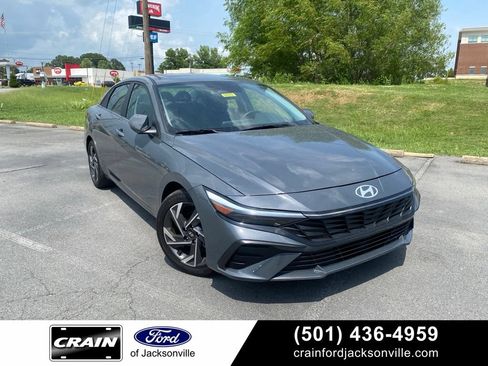 Used 2025 Hyundai Elantra SEL FWD image 1