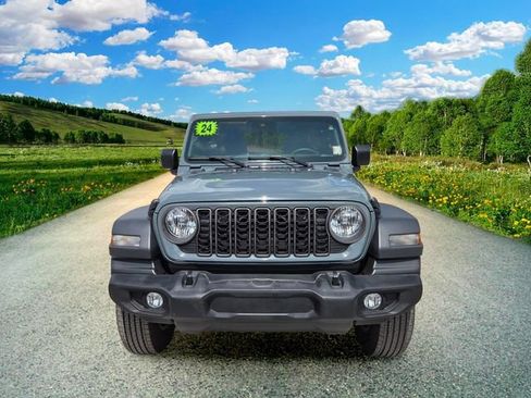 Used 2024 Jeep Wrangler Unlimited Sport AWD/4WD image 8