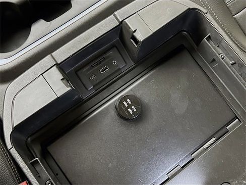 Used 2021 GMC Sierra 1500 Denali w/ Denali Ultimate Package image 35