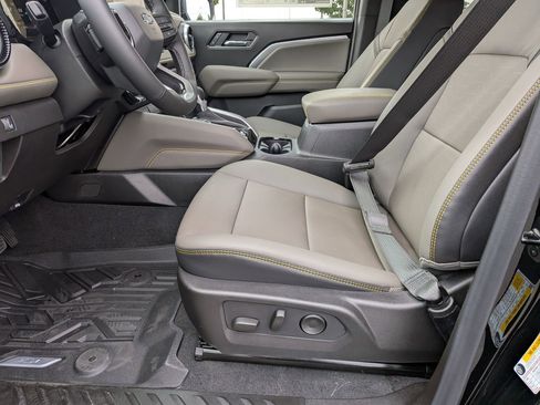 New 2026 Chevrolet Colorado ZR2 w/ Technology Package image 16