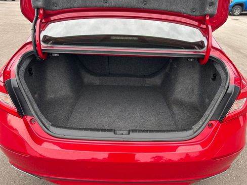 Used 2018 Honda Accord Sport image 14