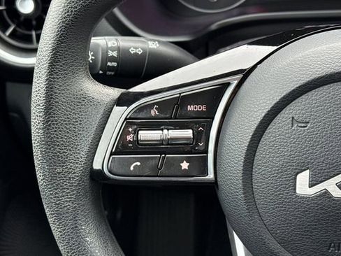 Certified 2022 Kia Forte LXS image 28