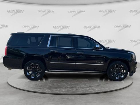 Used 2019 GMC Yukon XL Denali w/ Denali Ultimate Package AWD/4WD image 8