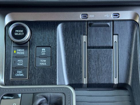 Used 2024 Lexus GX 550 AWD/4WD image 31