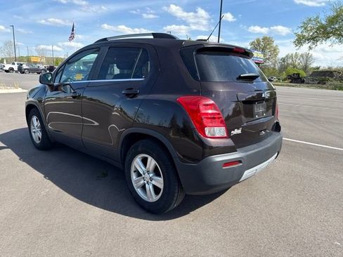 Used 2015 Chevrolet Trax LT w/ LT Sun and Sound Package FWD image 2