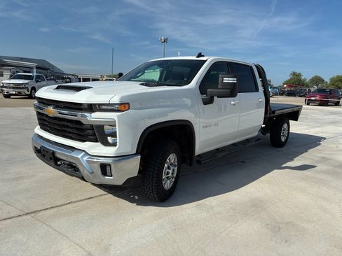 Used 2025 Chevrolet Silverado 2500 LT w/ Convenience Package AWD/4WD image 7