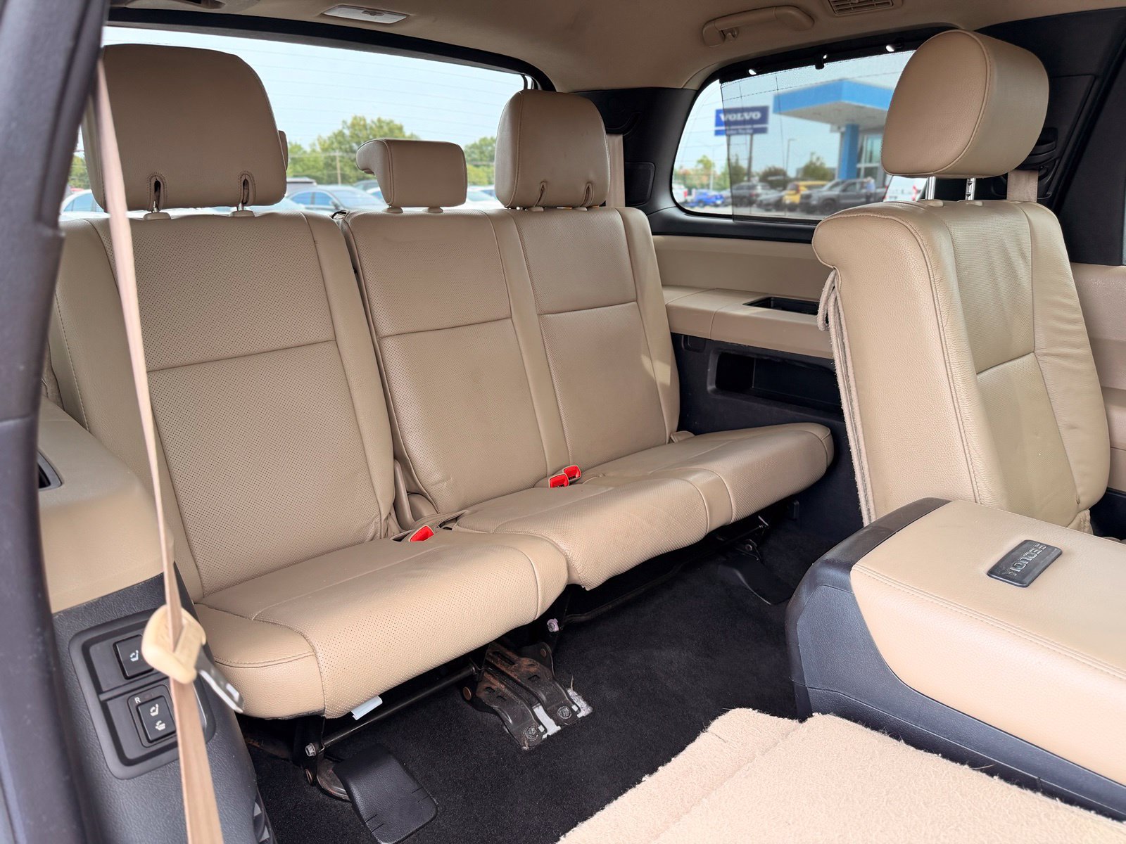 Used 2015 Toyota Sequoia Platinum RWD image 32
