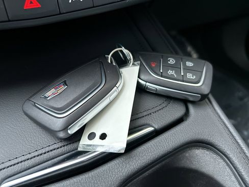 Used 2024 Cadillac XT4 Premium Luxury image 29