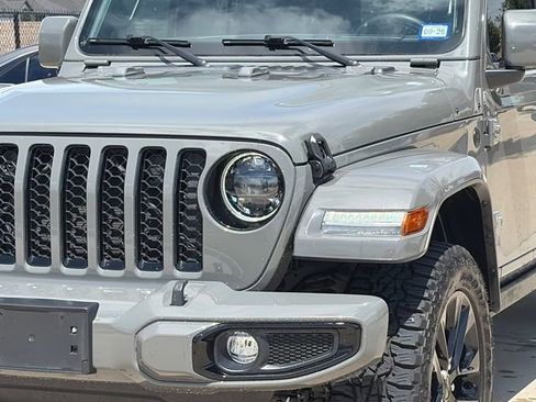 Used 2023 Jeep Gladiator Overland AWD/4WD image 4