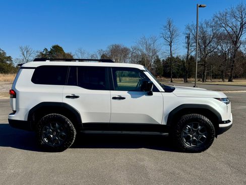 Used 2025 Lexus GX 550 AWD/4WD image 7
