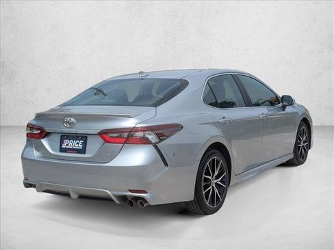 Used 2024 Toyota Camry SE FWD image 5