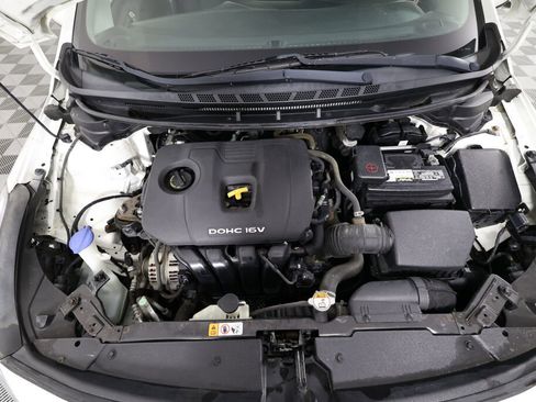 Used 2017 Kia Forte LX image 35