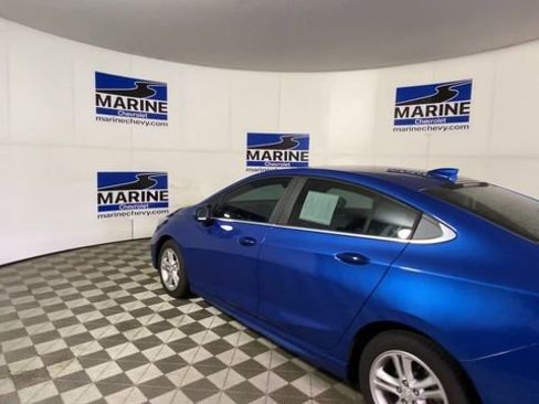 Used 2016 Chevrolet Cruze LT w/ Convenience Package image 8