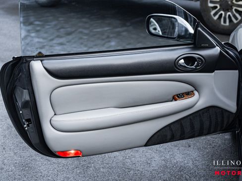 Used 2003 Jaguar XK8 Coupe image 16