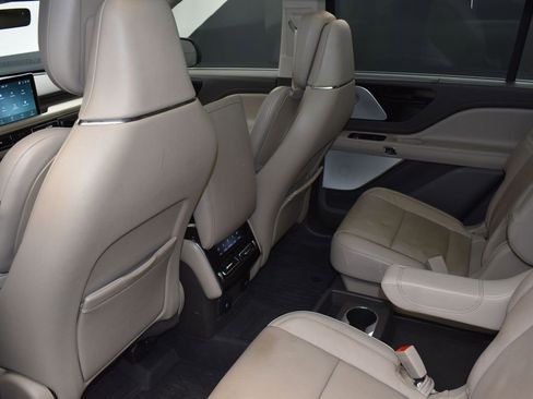 Used 2023 Lincoln Aviator Reserve w/ Equipment Group 201A image 15