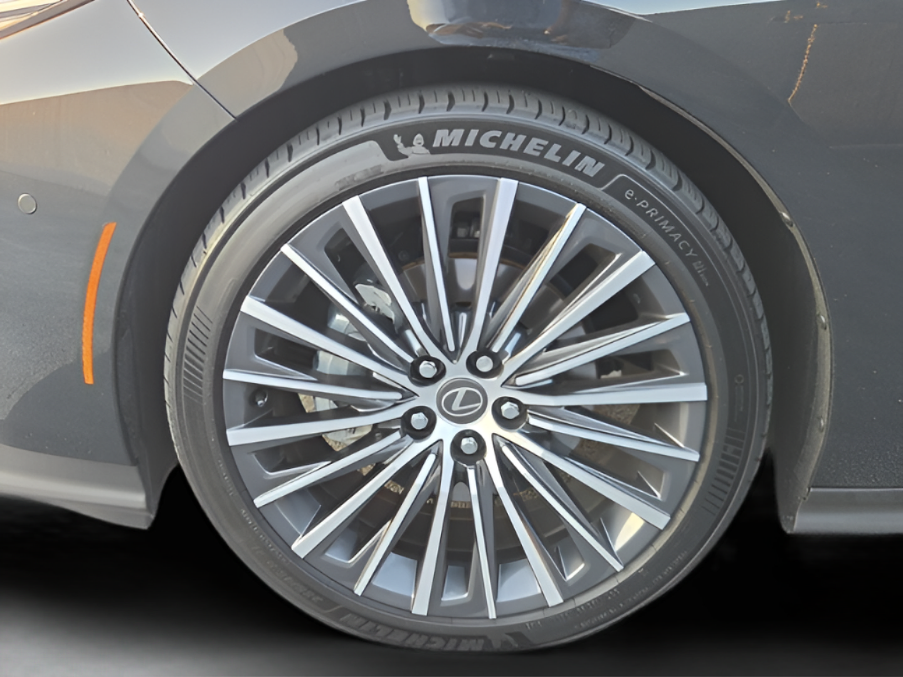 Used 2026 Lexus ES 350e w/ Accessory Package (Z2) FWD image 32
