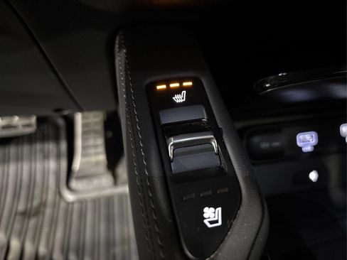 Certified 2022 Kia Telluride SX w/ SX Prestige Package image 33