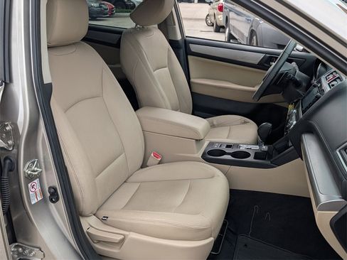 Used 2017 Subaru Outback 2.5i Premium image 19