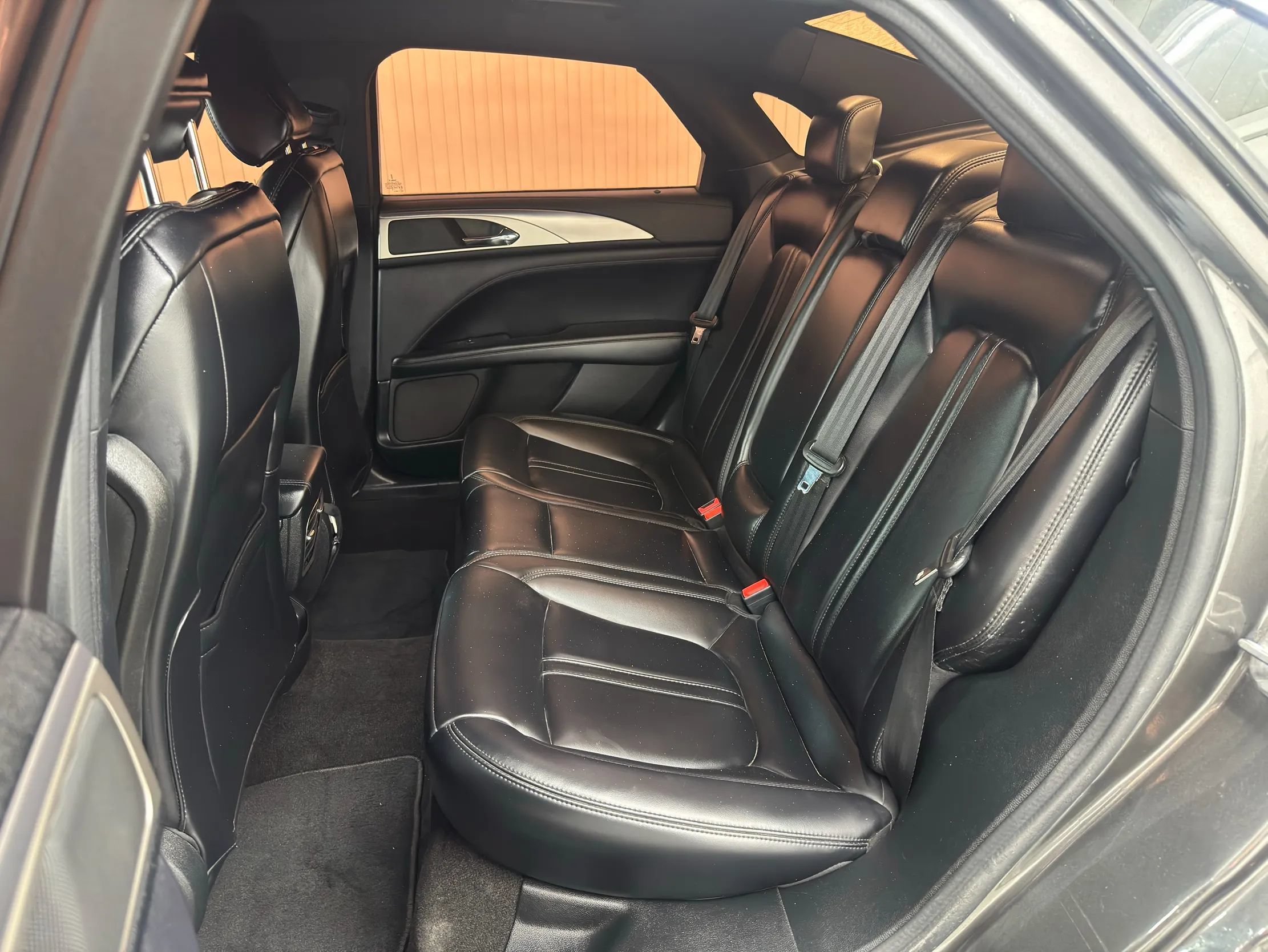 Used 2020 Lincoln MKZ FWD image 18