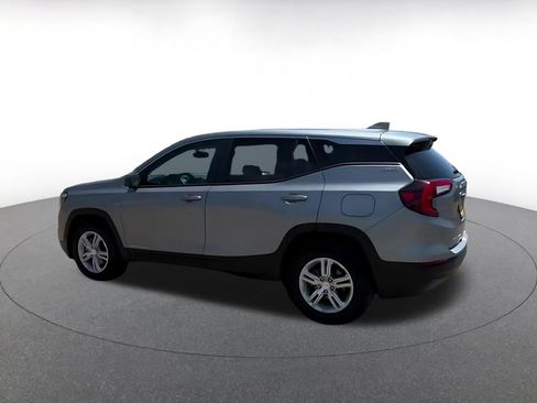 Used 2024 GMC Terrain SLE FWD image 10