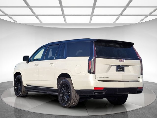 Used 2022 Cadillac Escalade ESV Premium Luxury AWD/4WD image 6