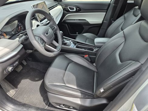 Certified 2025 Jeep Compass Limited AWD/4WD image 32