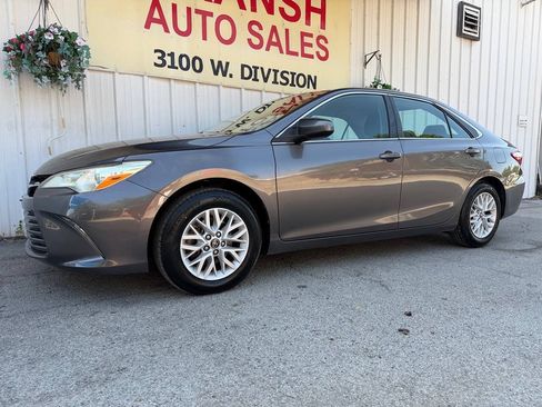 Used 2016 Toyota Camry LE FWD image 9