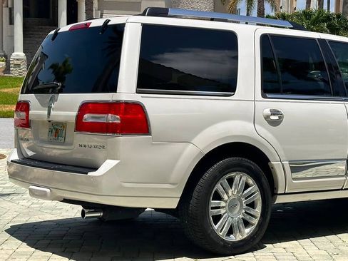 Used 2014 Lincoln Navigator 2WD image 7
